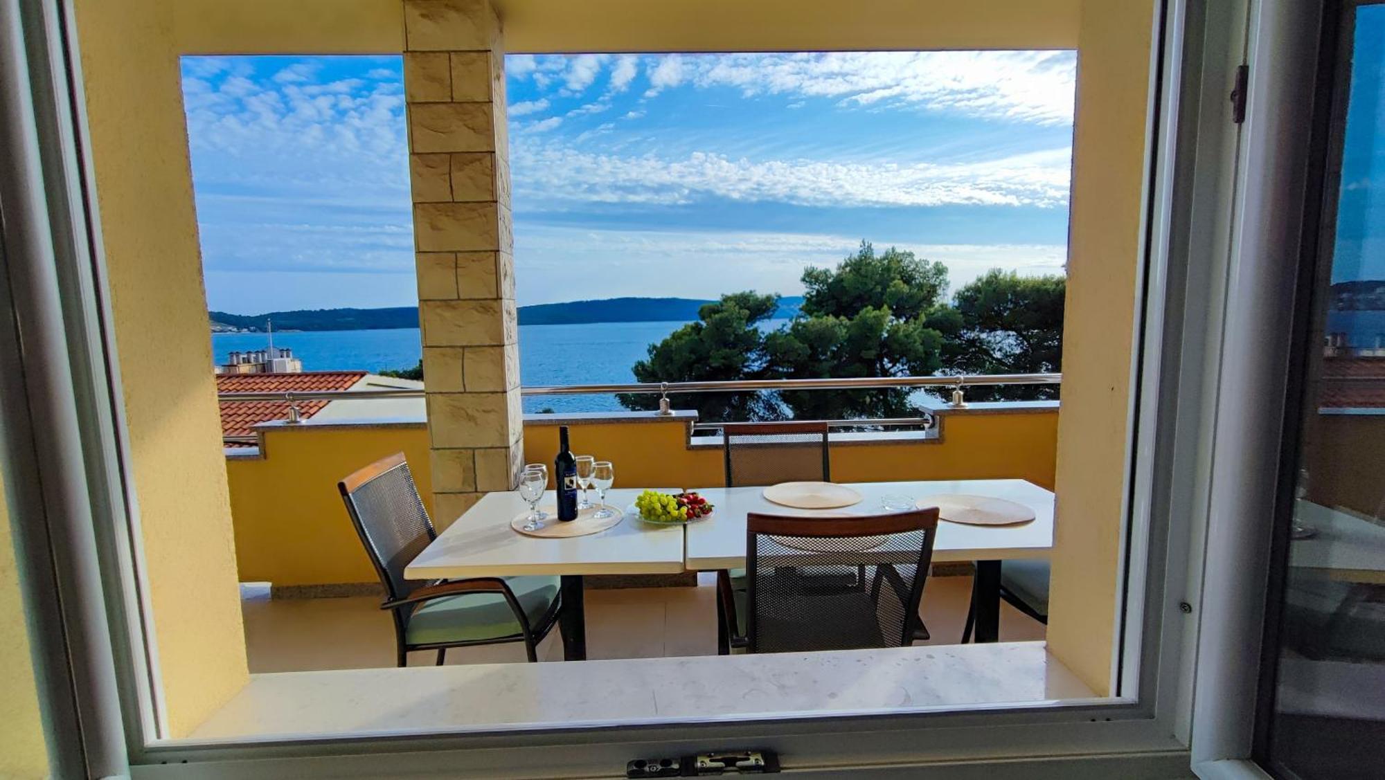 Villa Penava, Private Beach, Pool And 7Min To Trogir Room photo