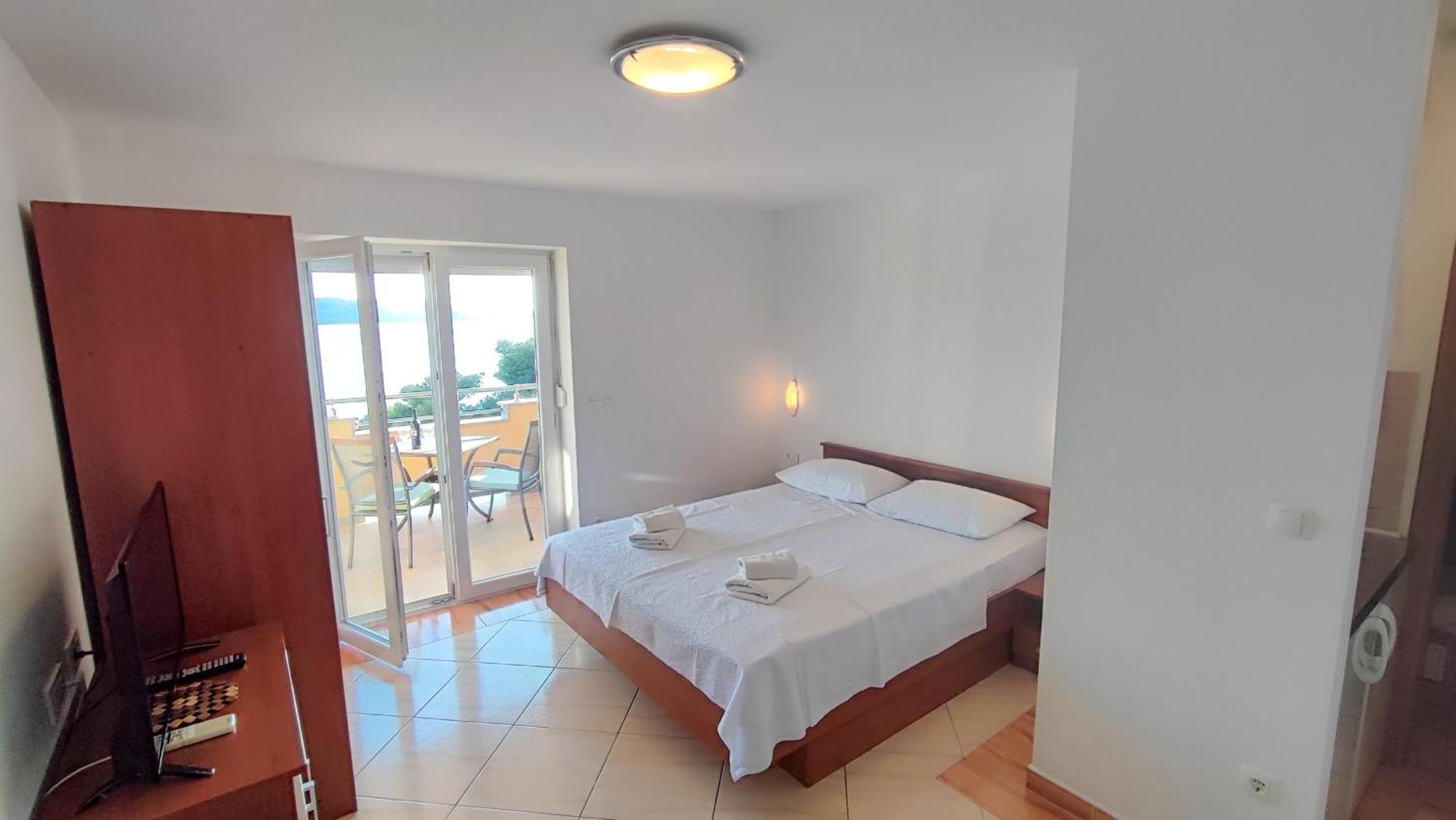 Villa Penava, Private Beach, Pool And 7Min To Trogir Room photo