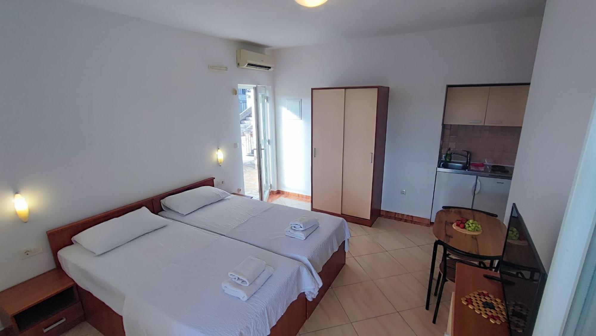 Villa Penava, Private Beach, Pool And 7Min To Trogir Room photo