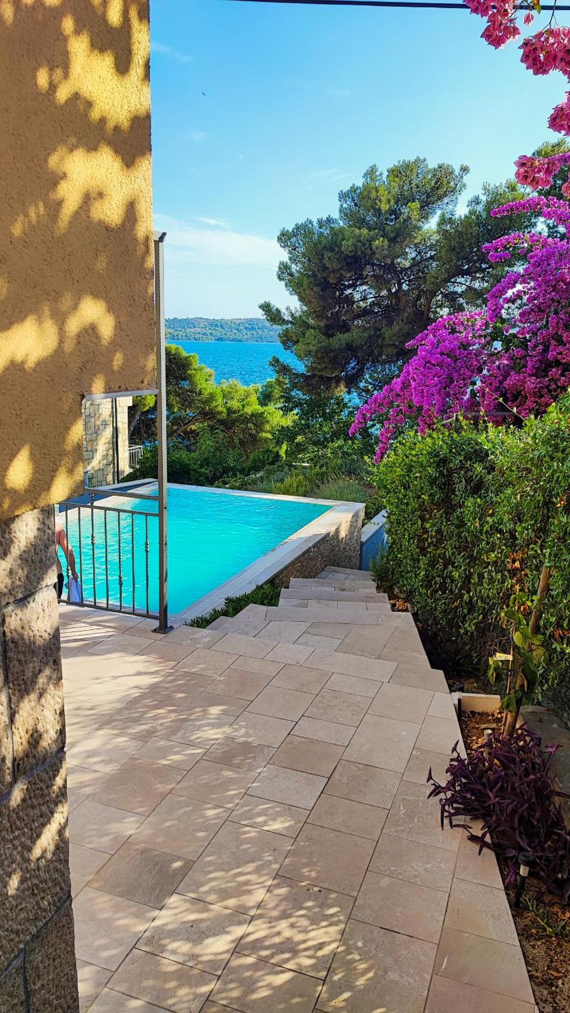 Villa Penava, Private Beach, Pool And 7Min To Trogir Exterior photo